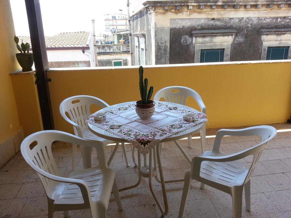 La Via Del Mare - Acireale Centro Storico Appartement Kamer foto