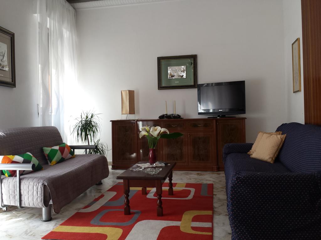 La Via Del Mare - Acireale Centro Storico Appartement Buitenkant foto